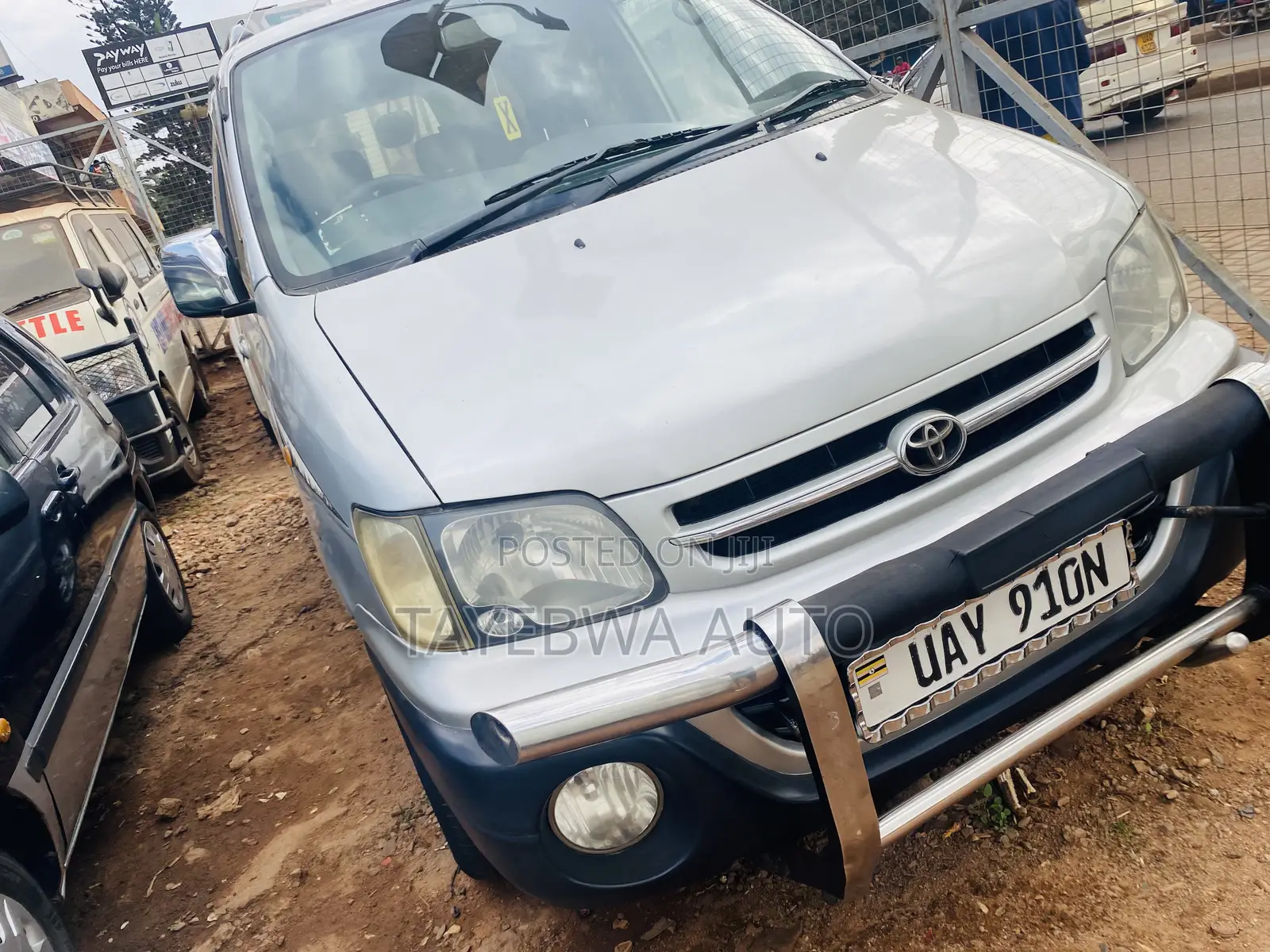 Toyota Noah 2.0 AWD (8 Seater) 2001