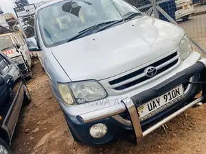 Toyota Noah 2.0 AWD (8 Seater) 2001
