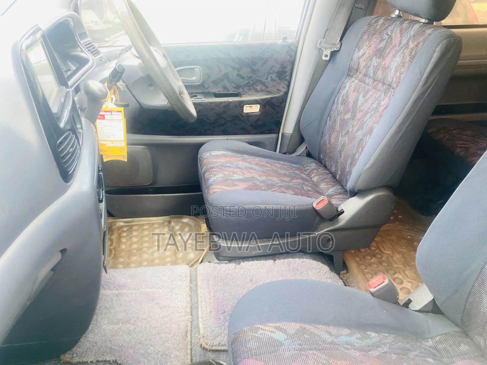 Toyota Noah 2.0 AWD (8 Seater) 2001