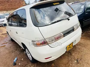 Toyota Gaia 1999 White
