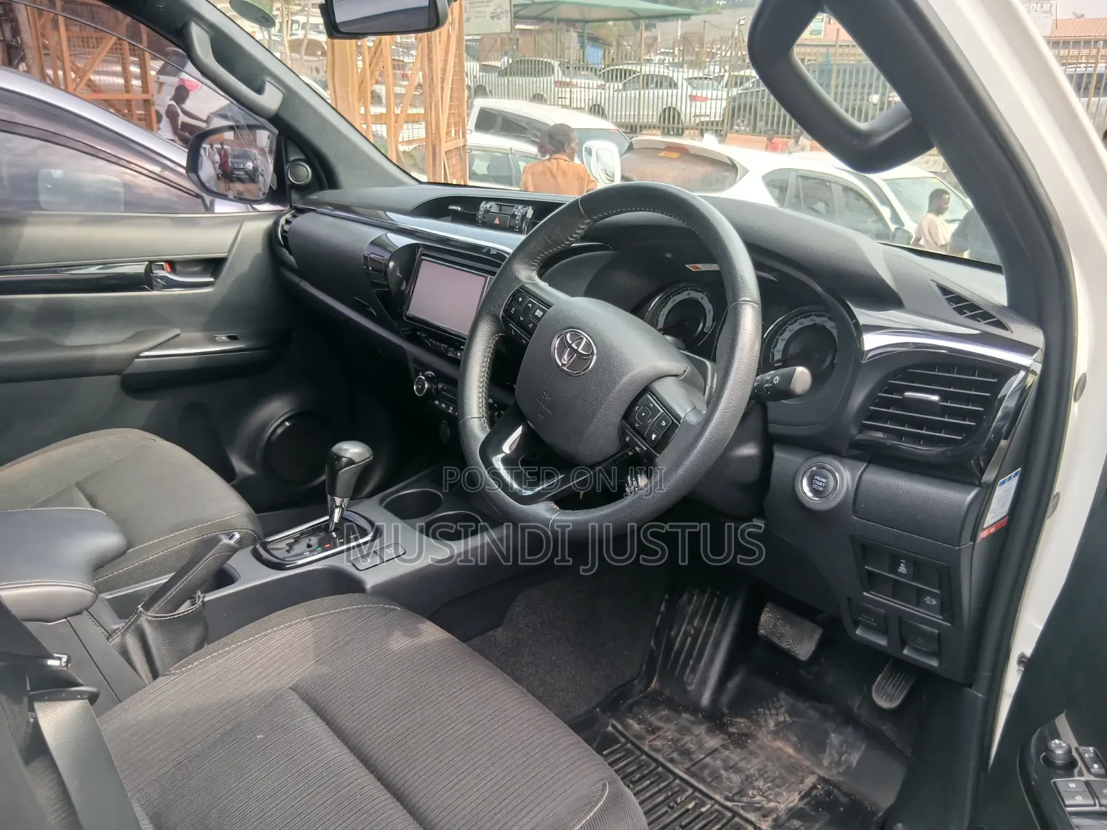 Toyota Hilux 2019 White