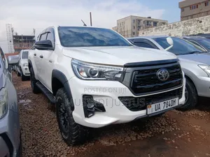 Toyota Hilux 2019 White