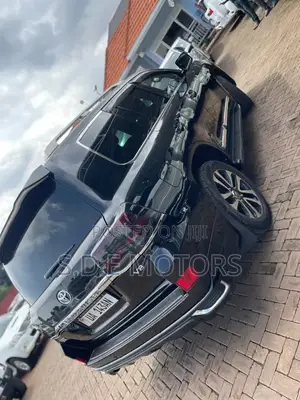 Toyota Land Cruiser 4.6 V8 ZX 2016 Black