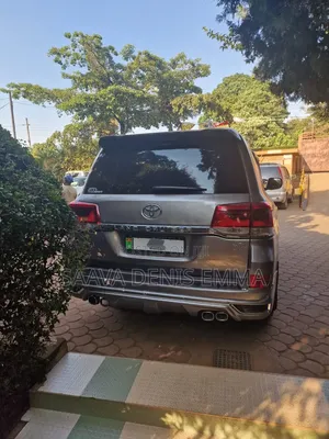 Toyota Land Cruiser 4.6 V8 ZX 2016 Gray