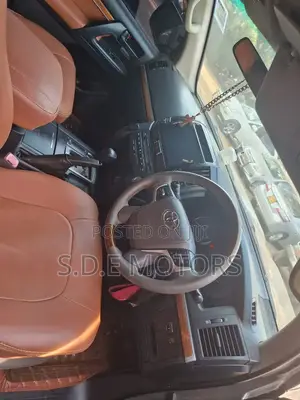 Toyota Land Cruiser 4.6 V8 ZX 2016 Gray