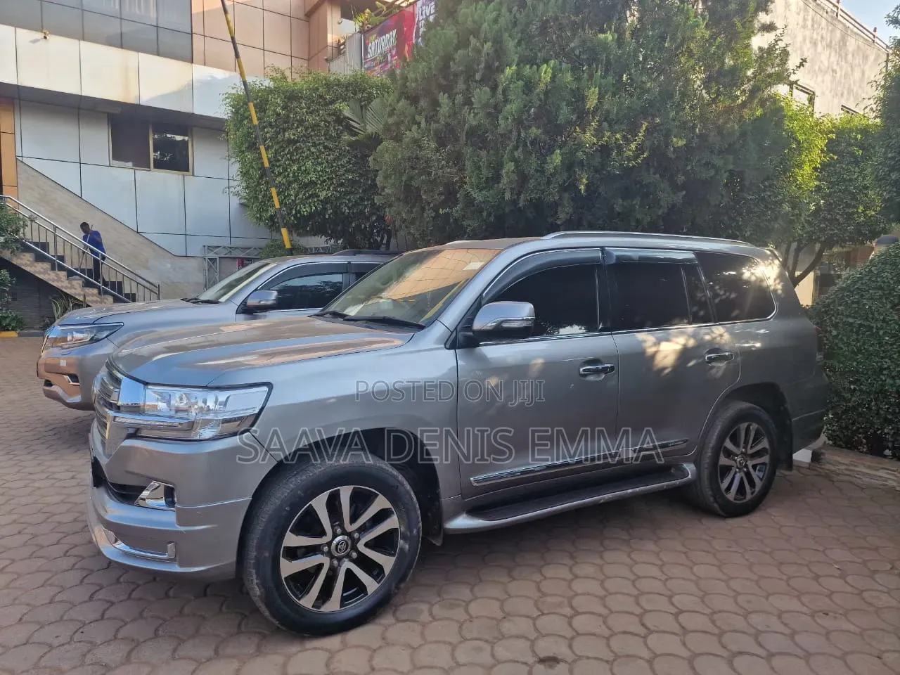 Toyota Land Cruiser 4.6 V8 ZX 2016 Gray