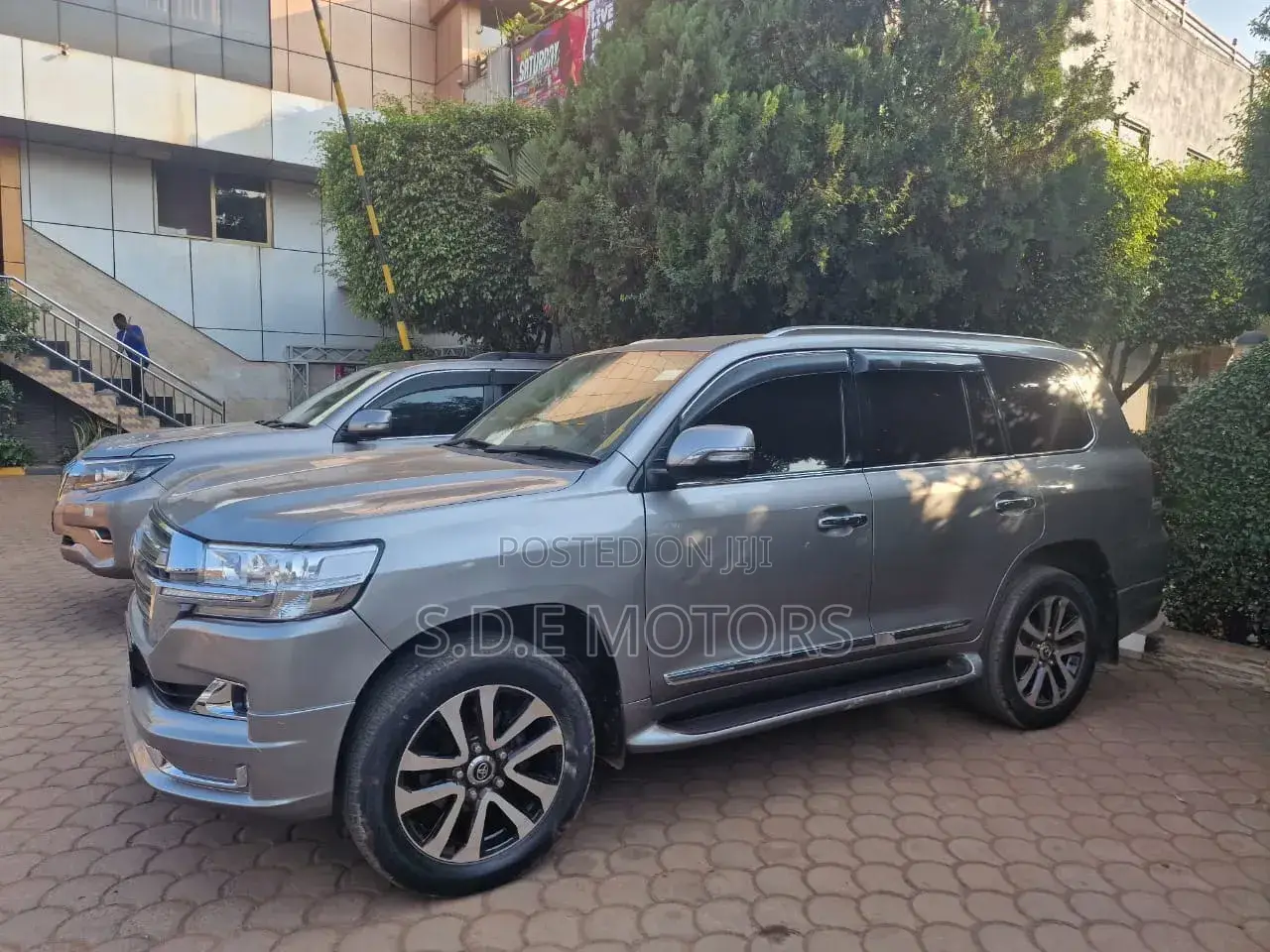 Toyota Land Cruiser 4.6 V8 ZX 2016 Gray