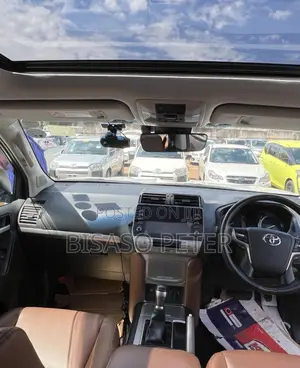 Toyota Land Cruiser Prado 2.8 2022 White
