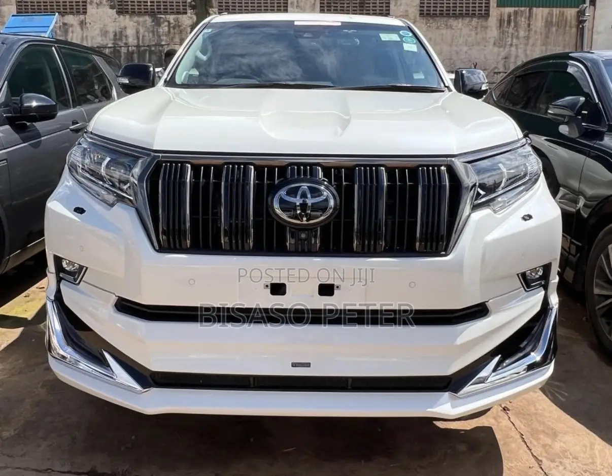 Toyota Land Cruiser Prado 2.8 2022 White