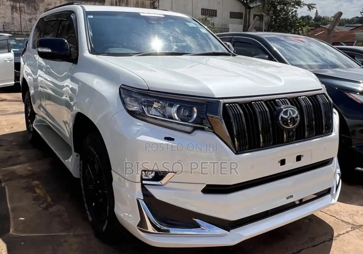 Toyota Land Cruiser Prado 2.8 2022 White