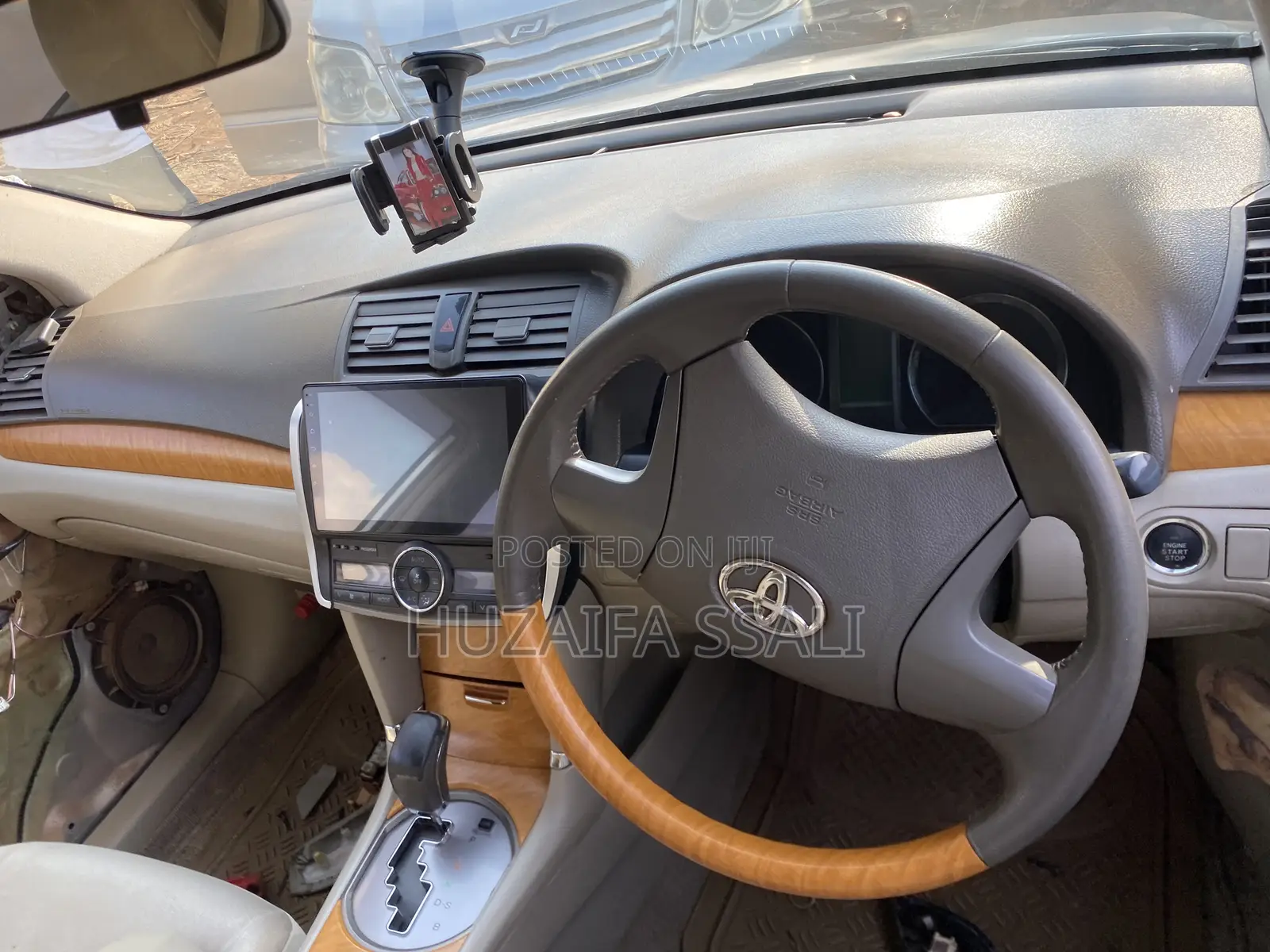 Toyota Premio 2015 Silver