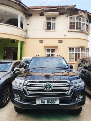 Toyota Land Cruiser 4.6 V8 AX 2010 Black