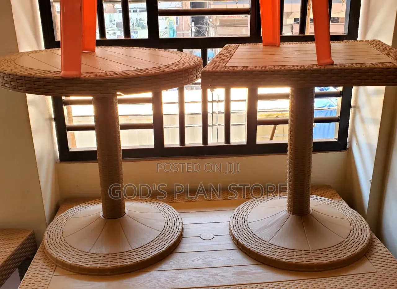 Woven Base Plastic Table Plastic Table