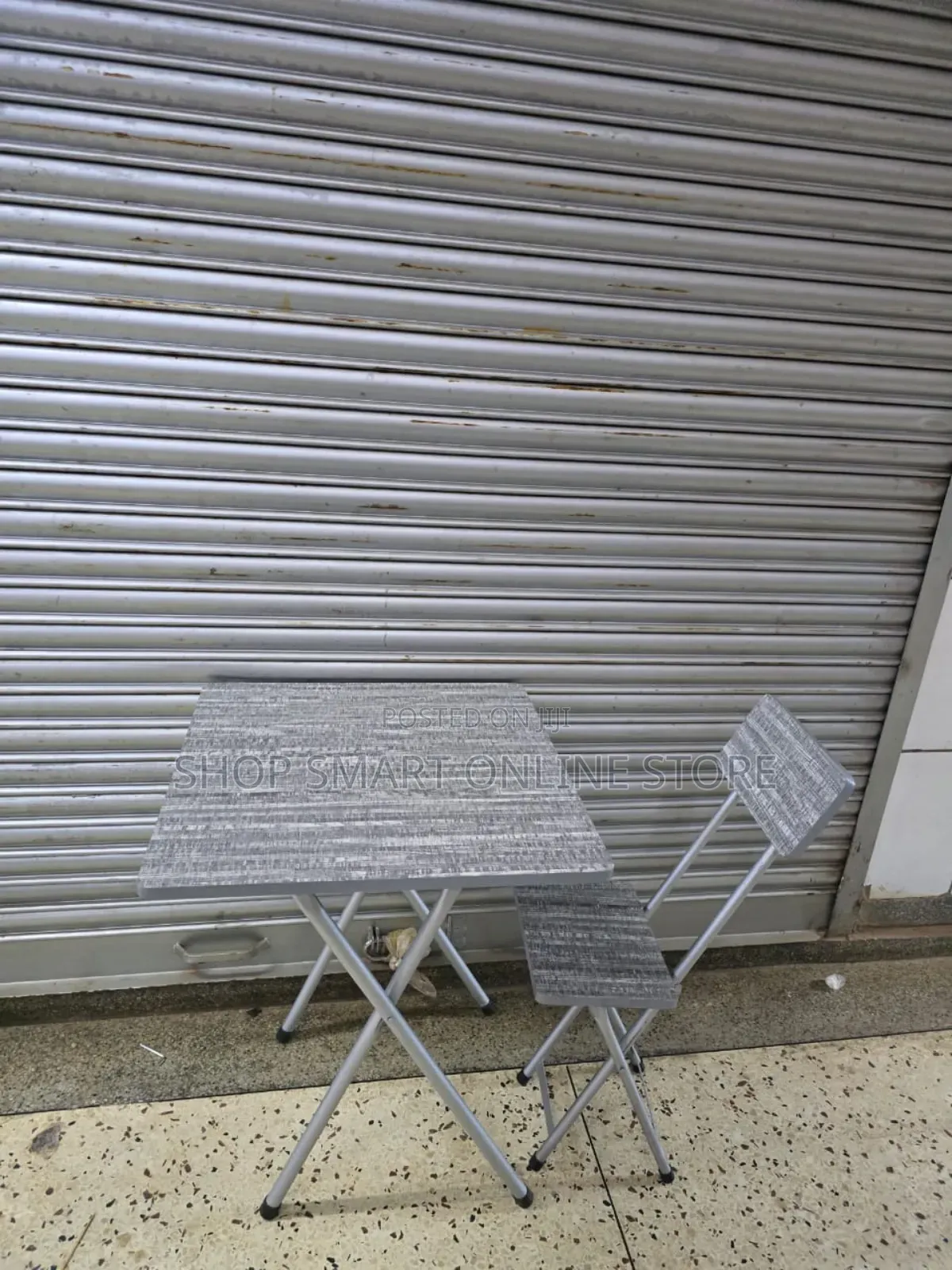 X-Shaped Reading Foldable Table and Chair