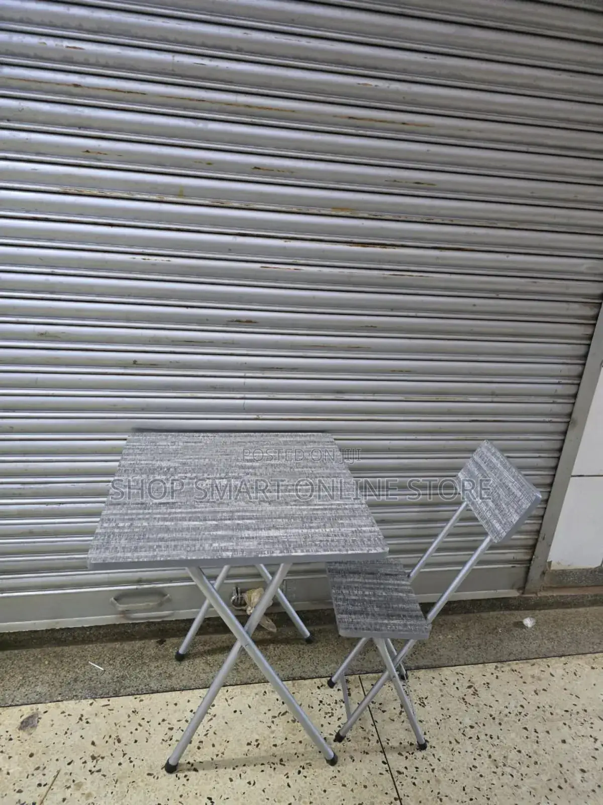 X-Shaped Reading Foldable Table and Chair