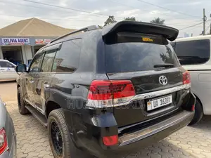 Toyota Land Cruiser Prado 2018 Black