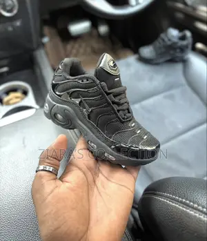 Triple Black Kids Nike Air Max Plus Sneakers