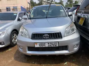 Toyota Rush 2018 Silver