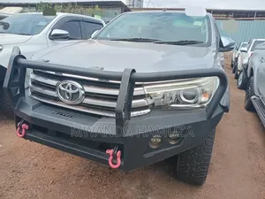 Toyota Hilux 2015 Silver