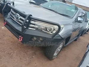 Toyota Hilux 2015 Silver