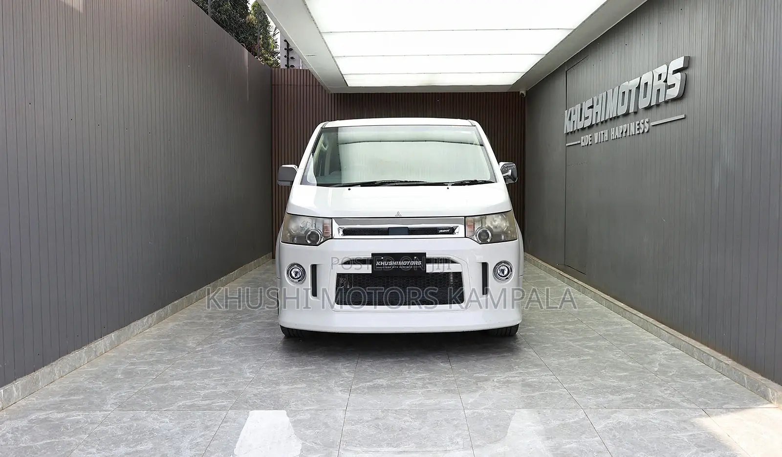 Mitsubishi Delica D:5 2013 White
