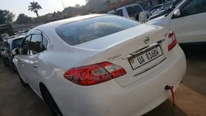 Nissan Fuga 2015 White