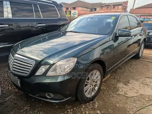 Mercedes-Benz E300 2009 Black