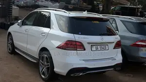 Mercedes-Benz GLE-Class 2017 Off white