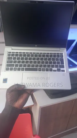 Laptop HP EliteBook 640 G10 16GB Intel Core i7 SSD 256GB