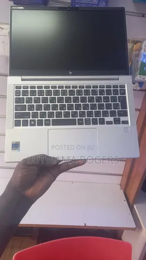 Laptop HP EliteBook 640 G10 16GB Intel Core i7 SSD 256GB
