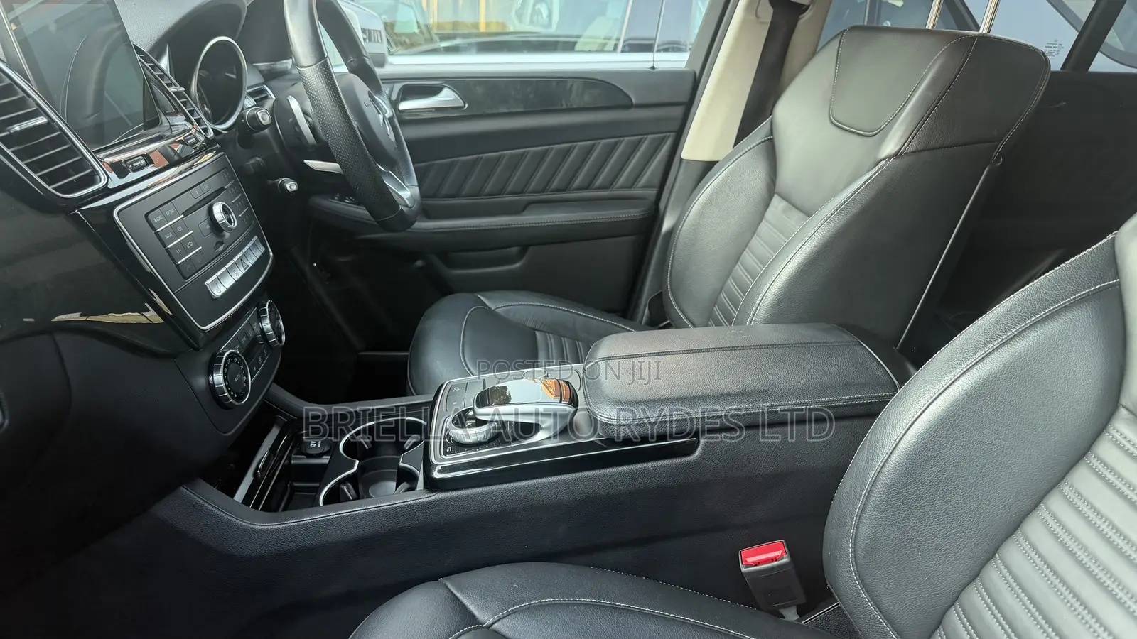 Mercedes-Benz GLE-Class 2017 Off white