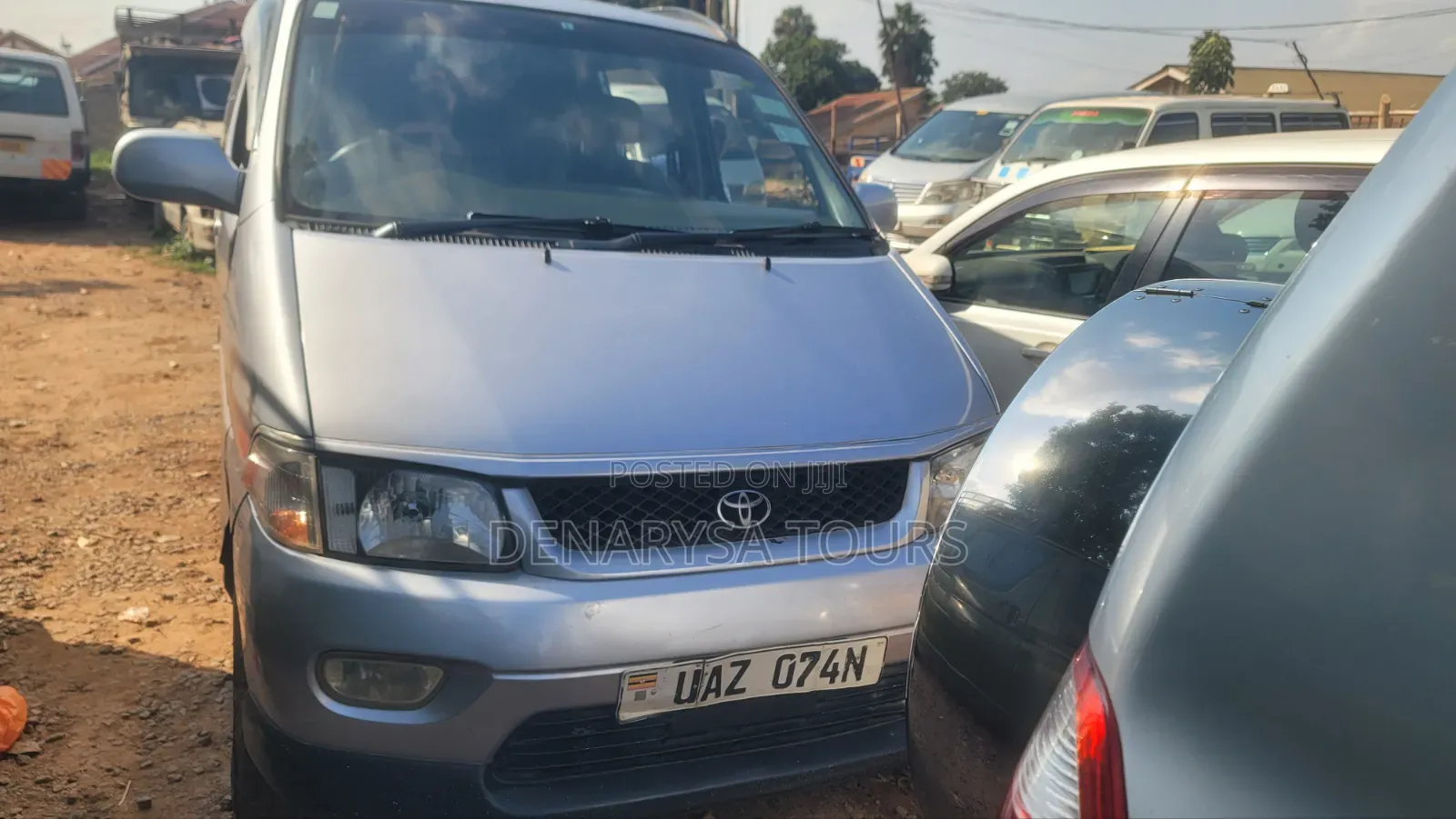 Toyota Regius 2000 Silver