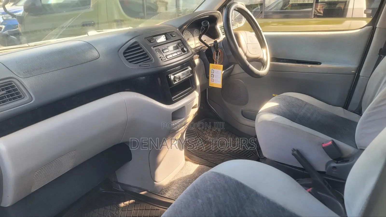 Toyota Regius 2000 Silver