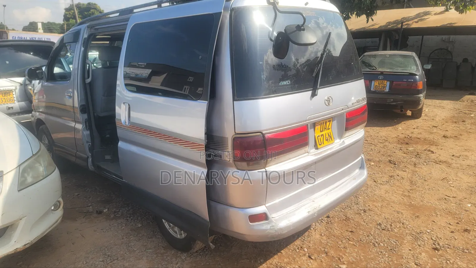 Toyota Regius 2000 Silver