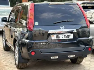 Nissan X-Trail 2.0 Petrol XE 2010 Black
