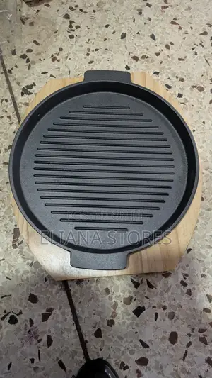 Sizzling Platter/ Wooden Base Cast Iron Plate
