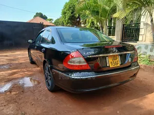 Mercedes-Benz E250 2008 Black