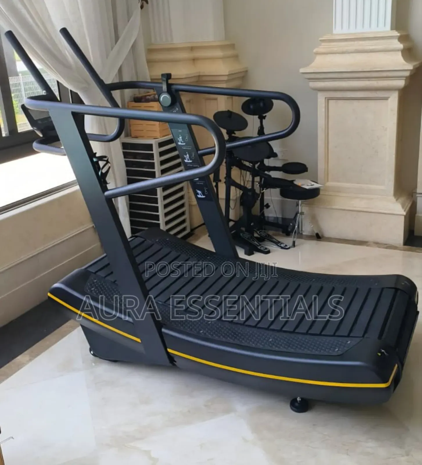 Non-Motorized, Self-Powered Curved Treadmill