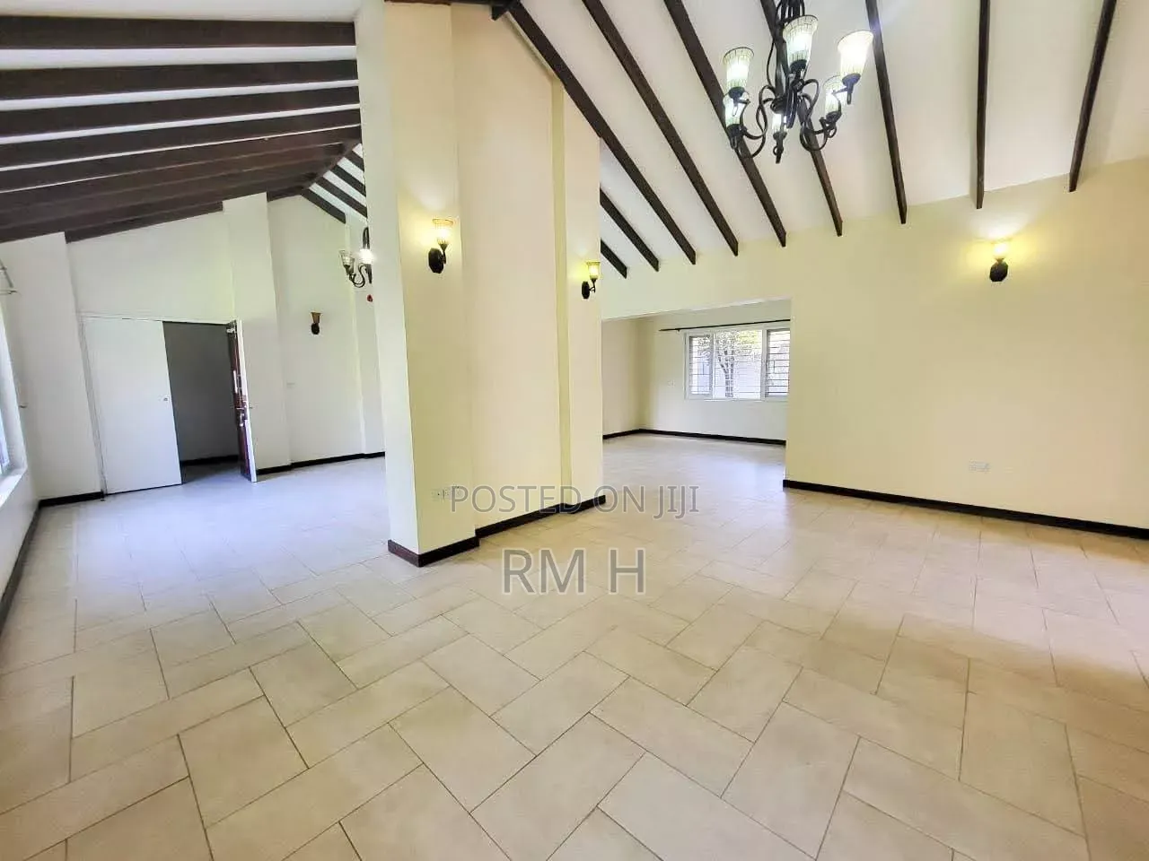 4bdrm Bungalow in Kansanga, Central Division for rent