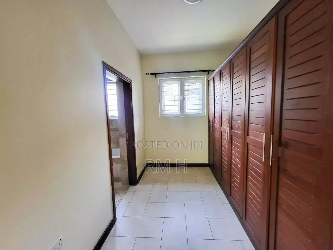 4bdrm Bungalow in Kansanga, Central Division for rent