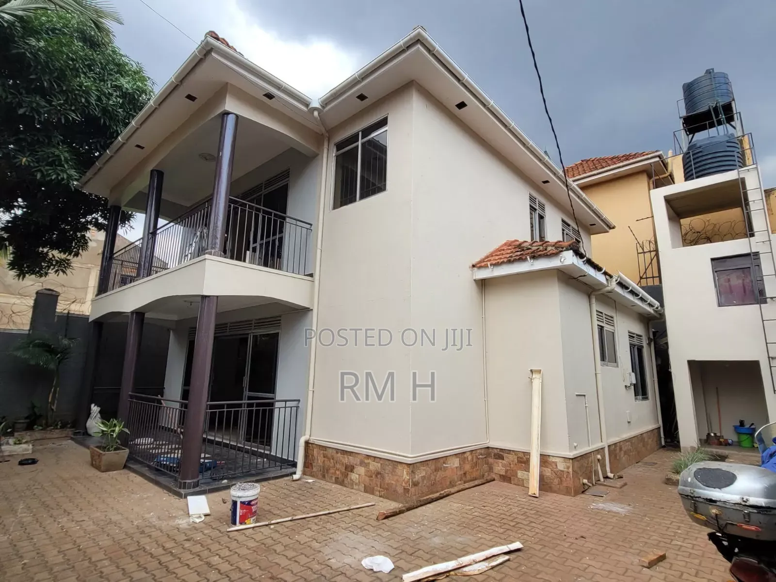 4bdrm Duplex in Muyenga, Central Division for rent