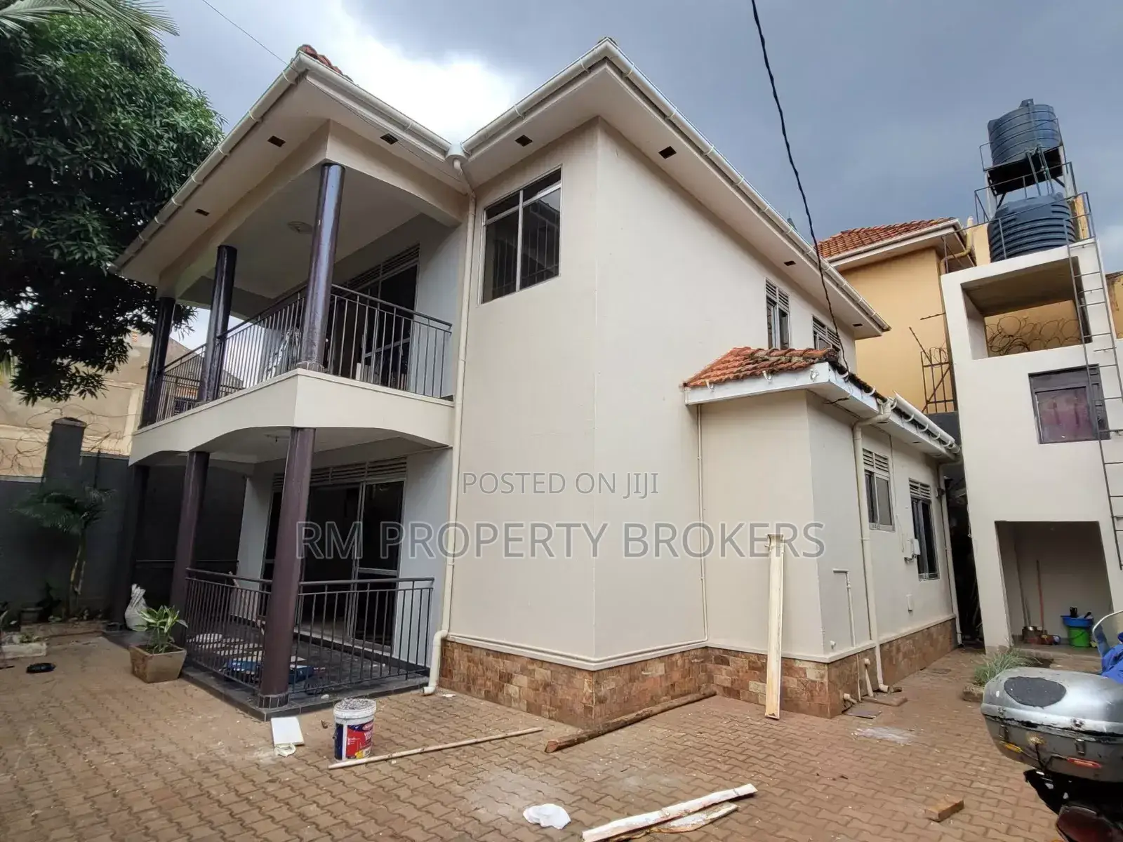4bdrm Duplex in Muyenga, Central Division for rent