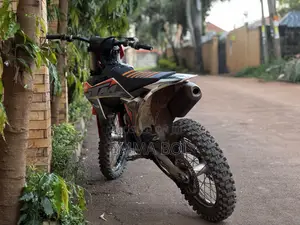 KTM 2023 Orange