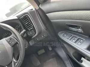 Mitsubishi Outlander SE FWD 2017 Black