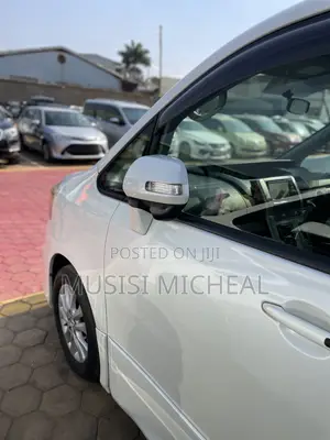 Toyota Noah 2.0 158hp AWD (8 Seater) 2012 White