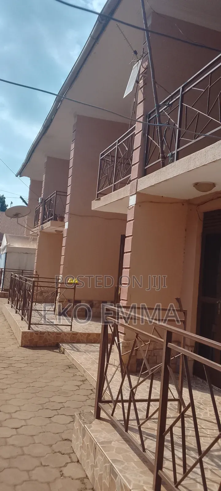 Furnished 2bdrm Apartment in Kira for sale