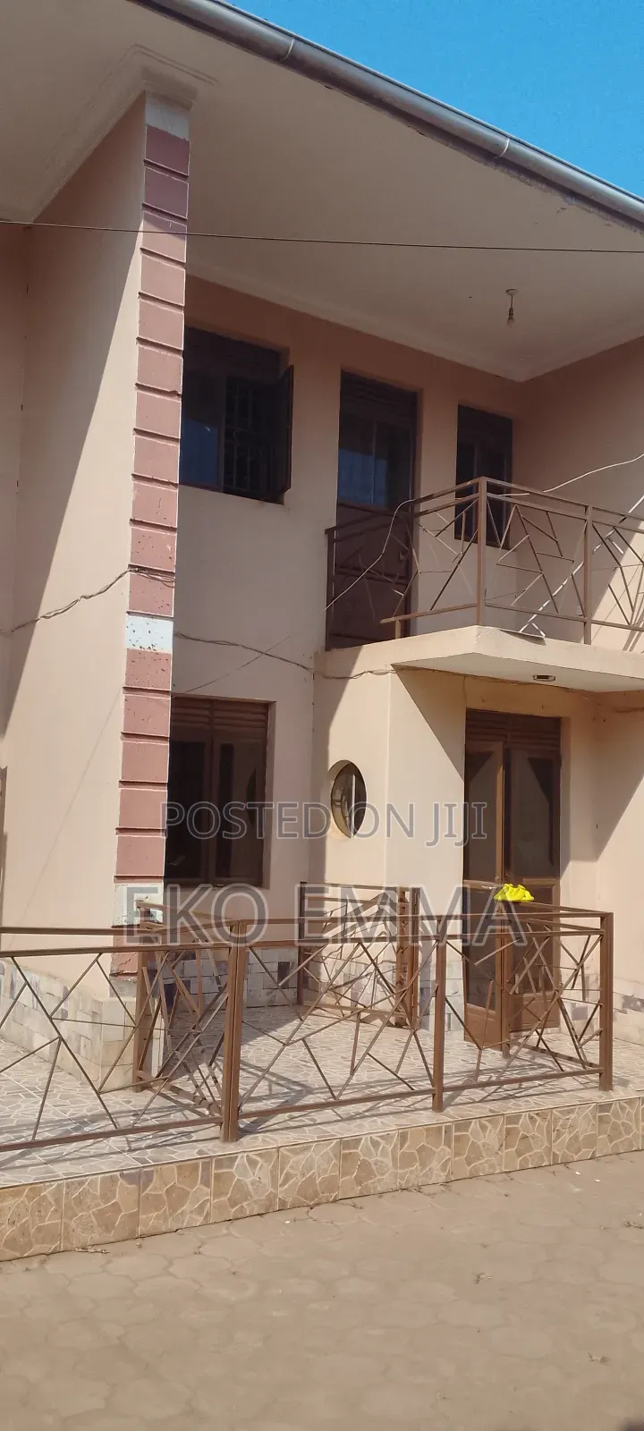 Furnished 2bdrm Apartment in Kira for sale