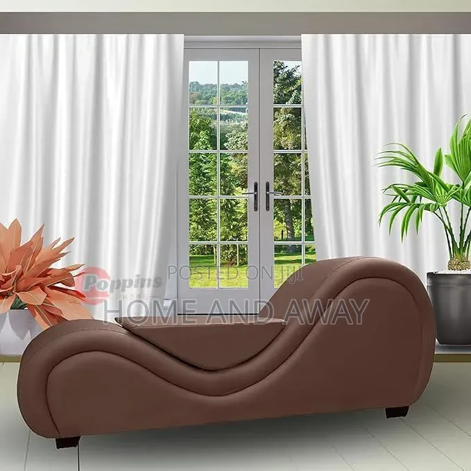 Dicaprio Couch Sofas in Any Colour