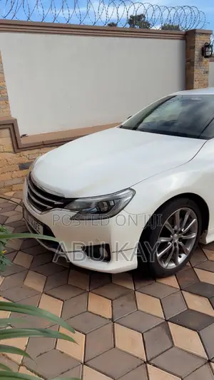Toyota Mark X 2.5 AWD 2012 White