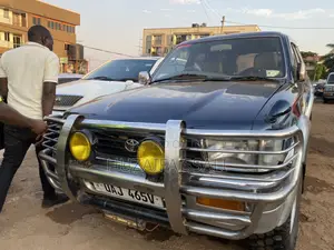 Toyota Hilux Surf 2004 Blue